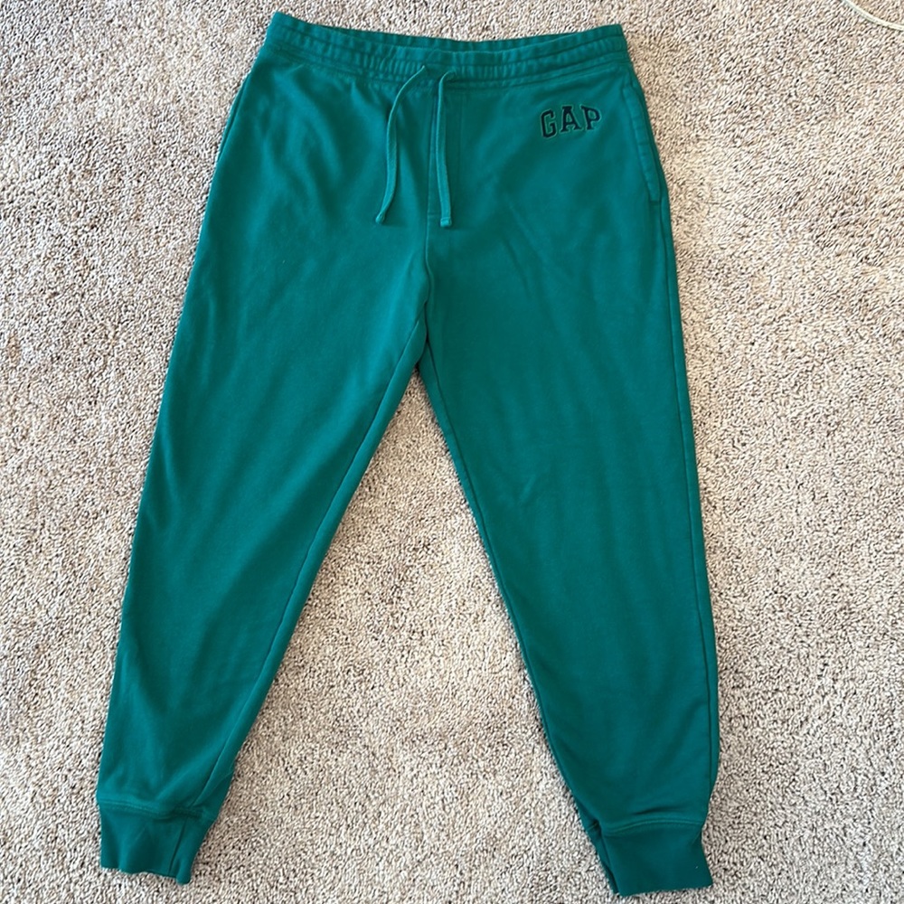 GAP brand fleece sweatpants. Bands at ankles. Size Large. Very good condition